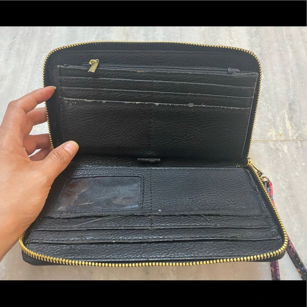 Brand new never used, steve madden bigger
size wrist wallet - Picture 5 of 13